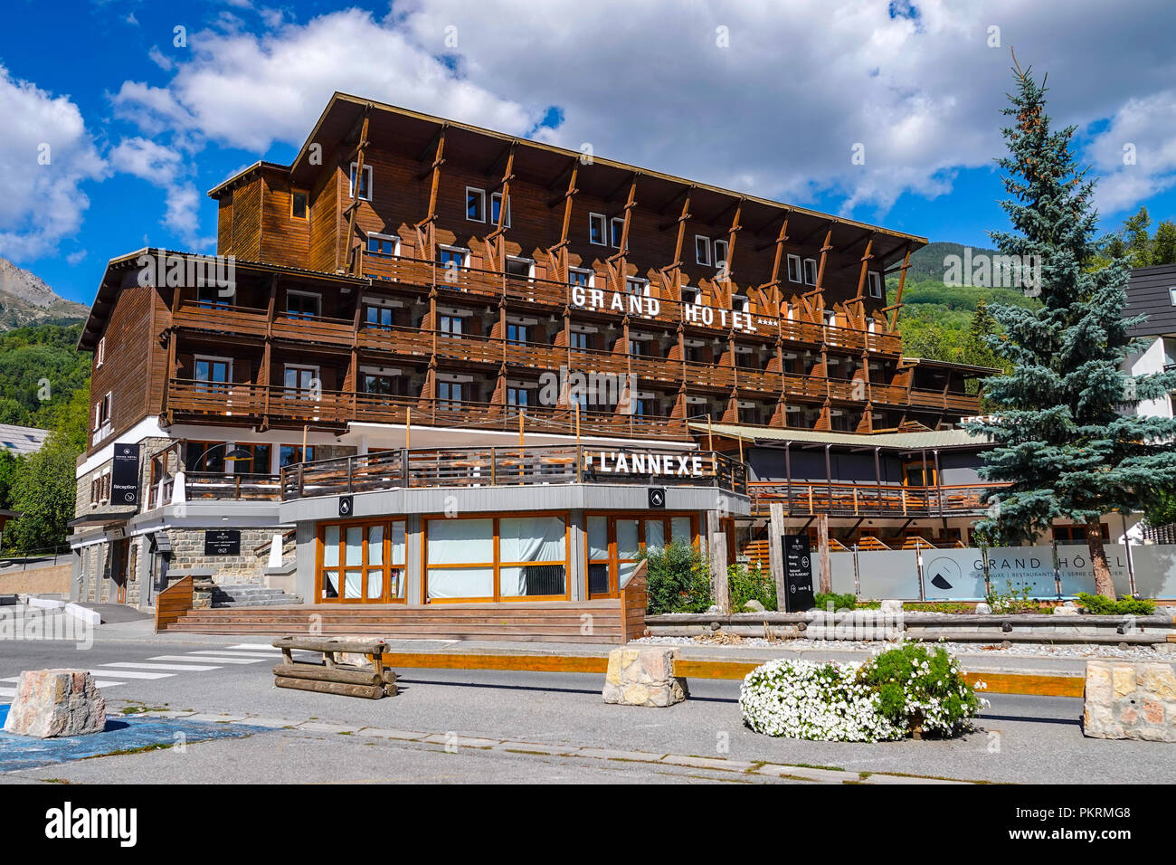 hotels chantemerle serre chevalier